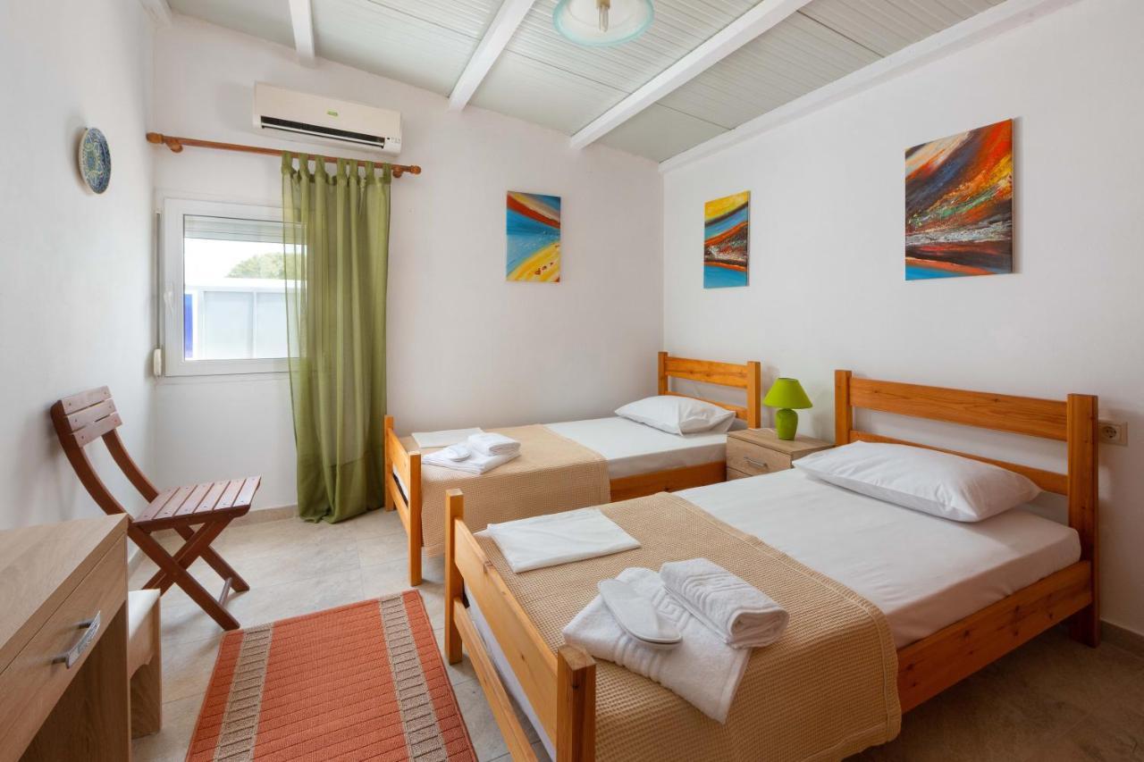 Pearl - Front House With Private Pool Vilă Gennadi