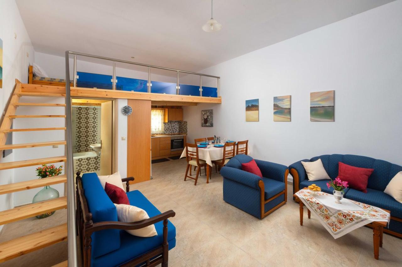 Pearl - Front House With Private Pool Vilă *